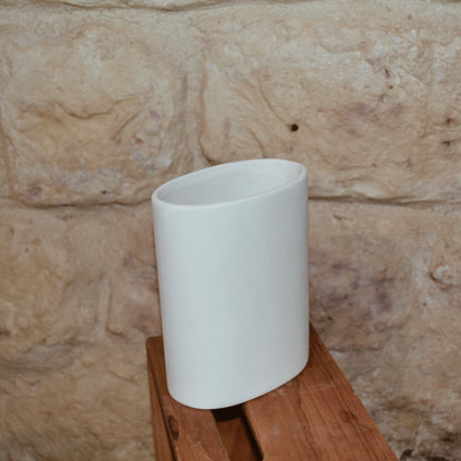 Le vase ovale